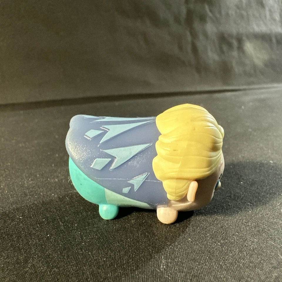 Figura de acción coleccionable Disney Tsum Tsum Vinyl Elsa #172 of Frozen I & II Foto 4 de 4