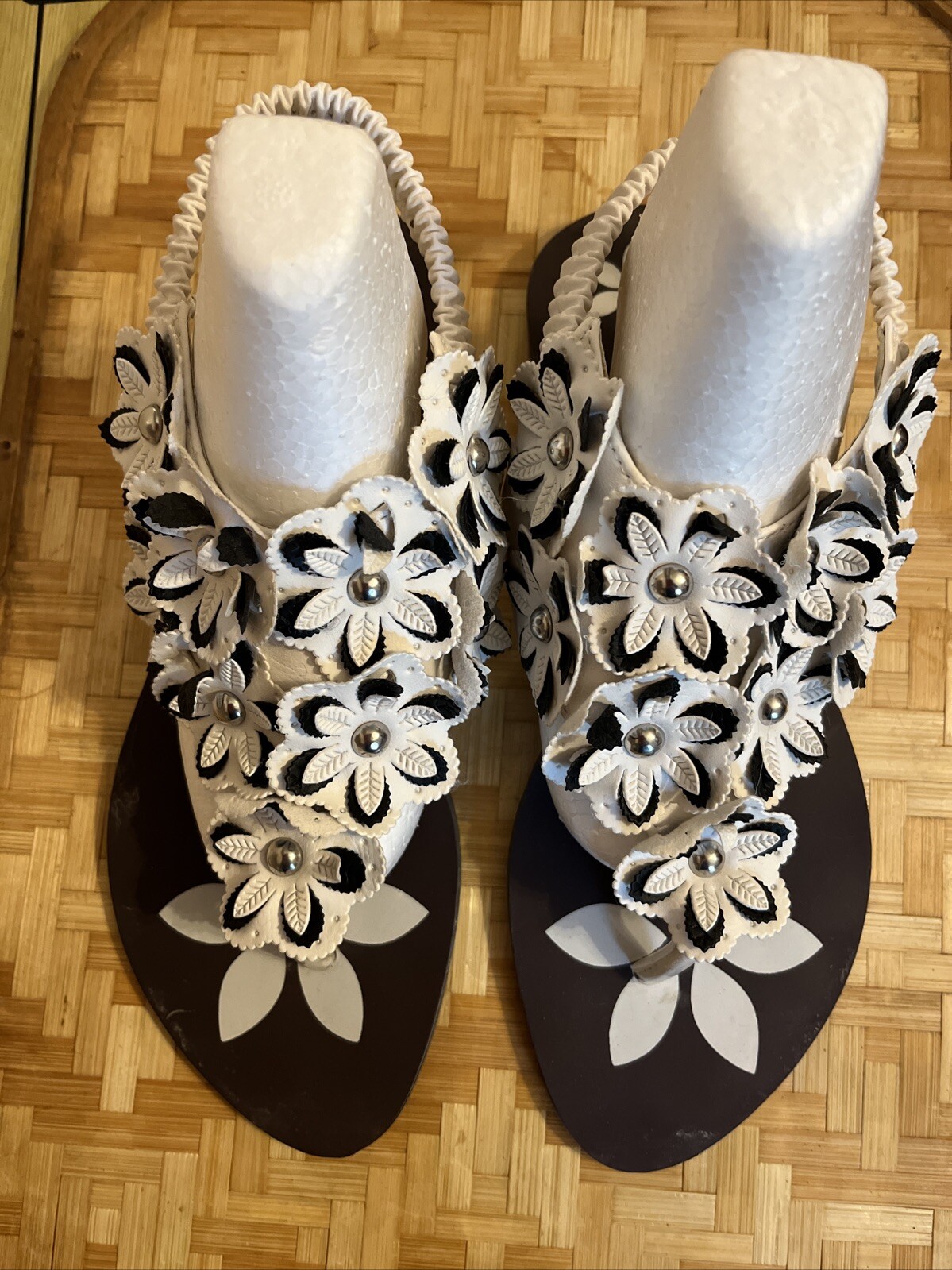 Sandals Women Size 10 Black/White Floral Design Flat Thong Slip On Boho Style 🌞-image