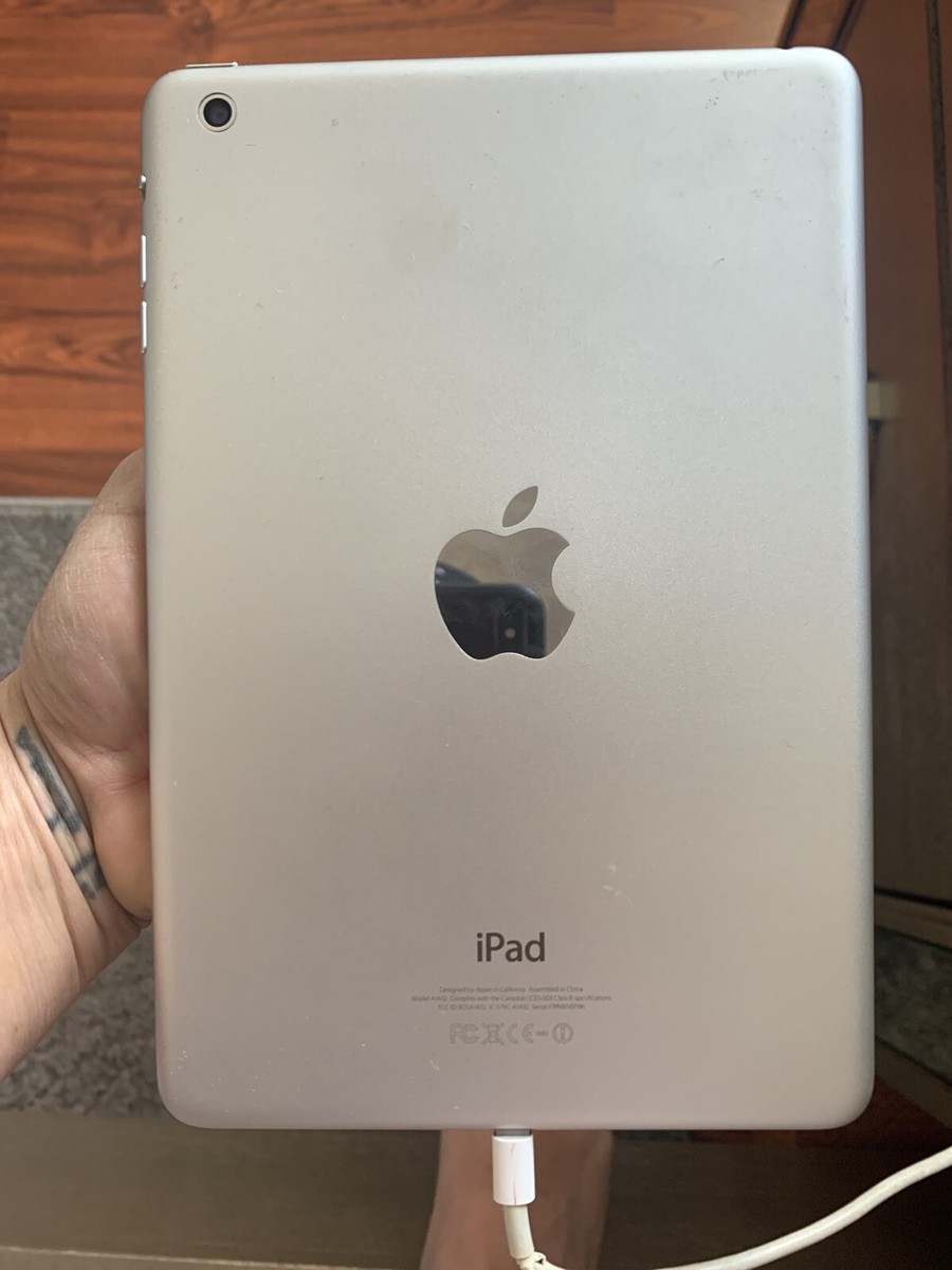 Apple iPad mini MD531LL/A - 16GB, Wi-Fi, 7.9 in - White & Silver