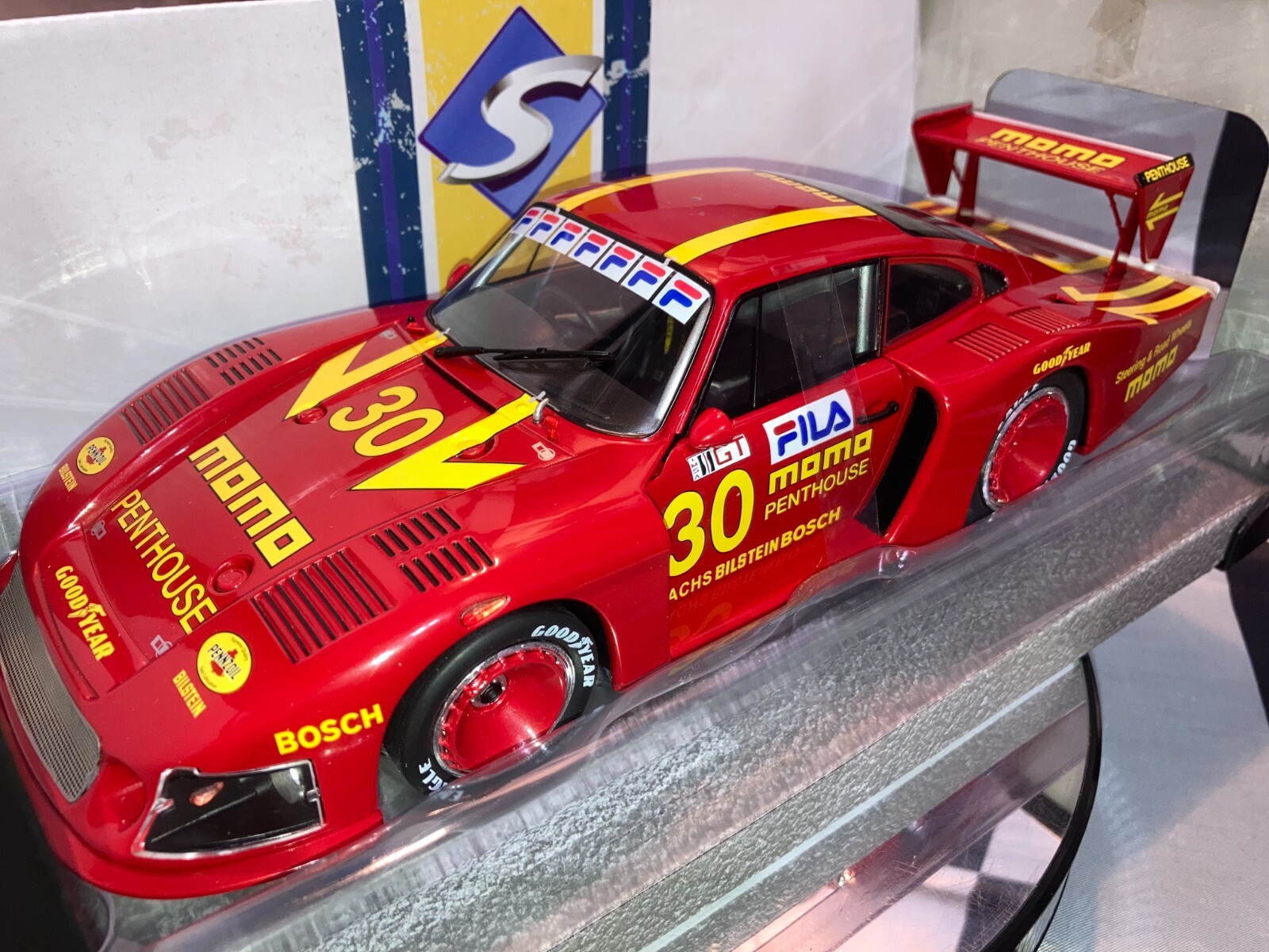 1:18 Solido SOL 1805403 Moretti Porsche 935 Mobydick #30 DRM Norisring 1981