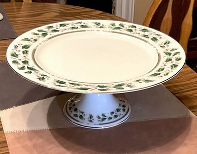 Royal Limited Holly Holiday Christmas Ivy Pedestal Cake Platter 10-1/4   MINT