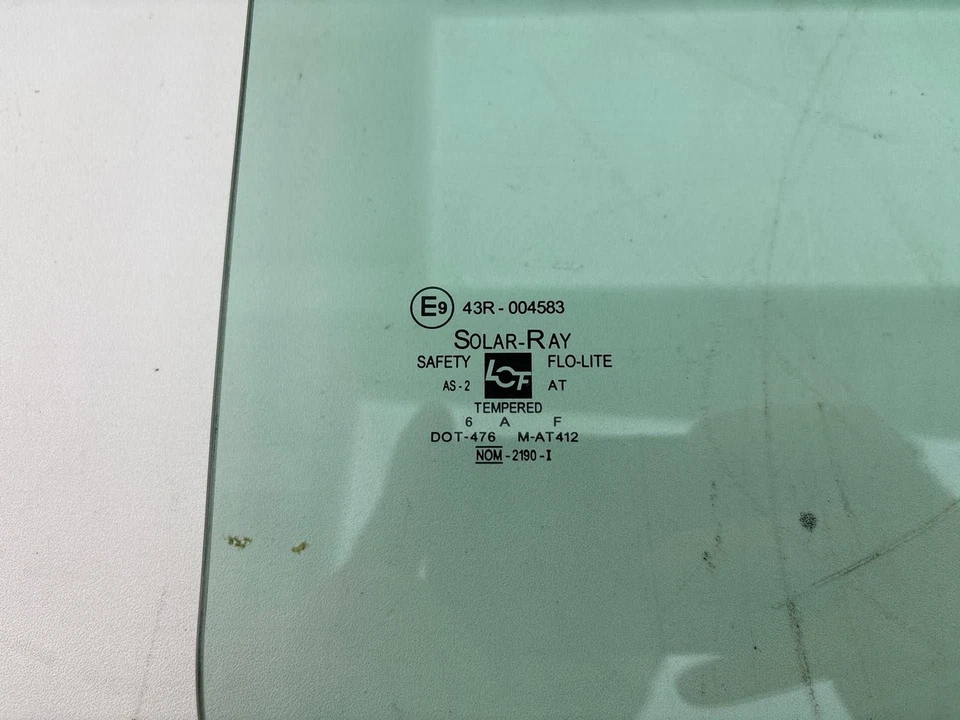 Chevrolet Silverado 1500 1999-2007 puerta delantera derecha ventana vidrio OEM Foto 4 de 4