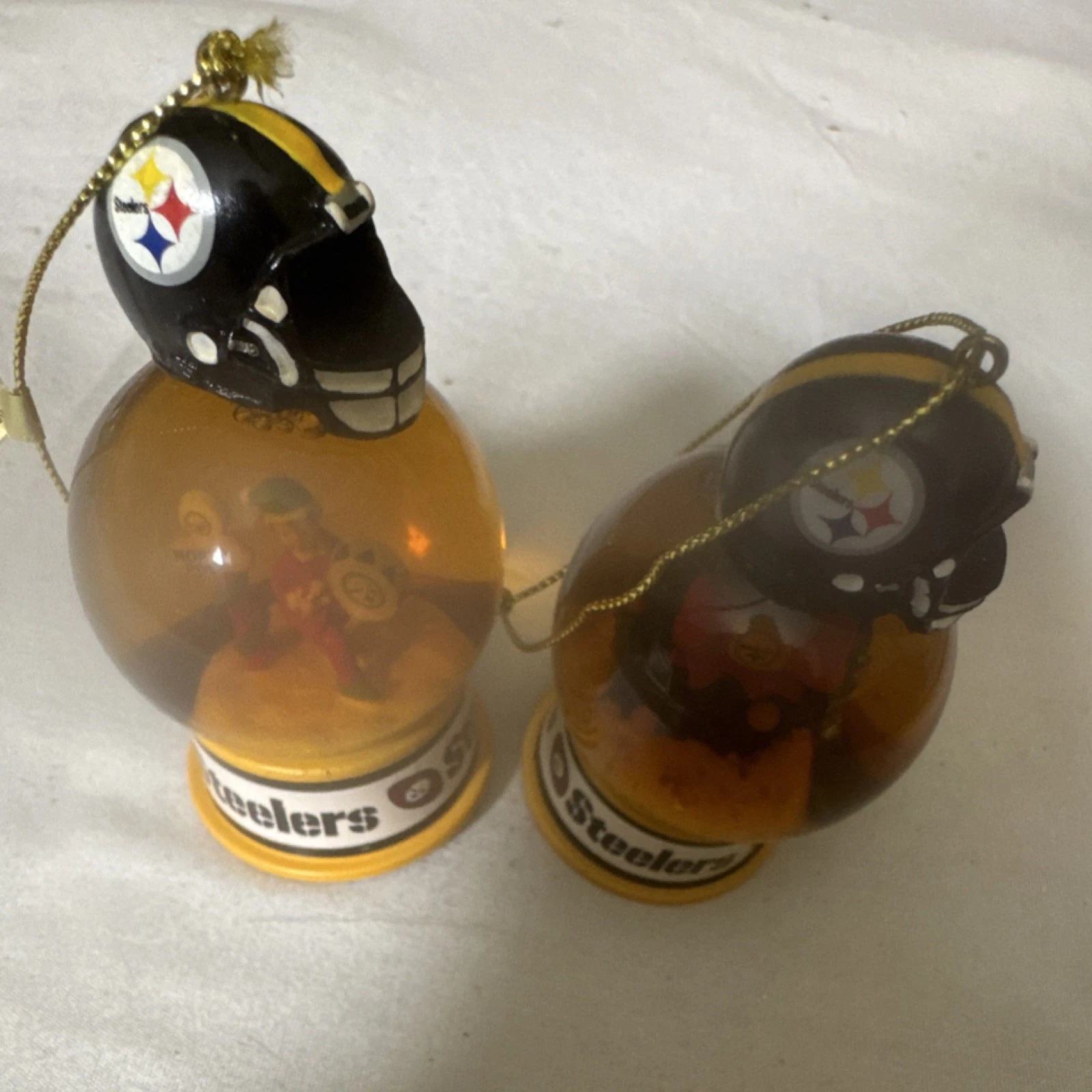 Two Steelers Snow gloves Ornaments, Don’t Know Why Water Is Not Clear