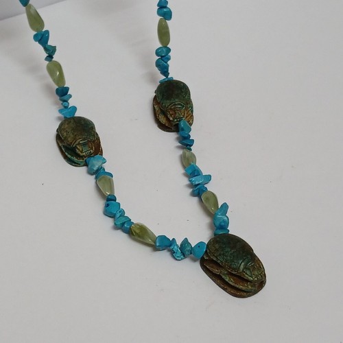 Collar egipcio hecho a mano con piedra turquesa y escarabajo en estilo faraónico - Imagen 8 de 9