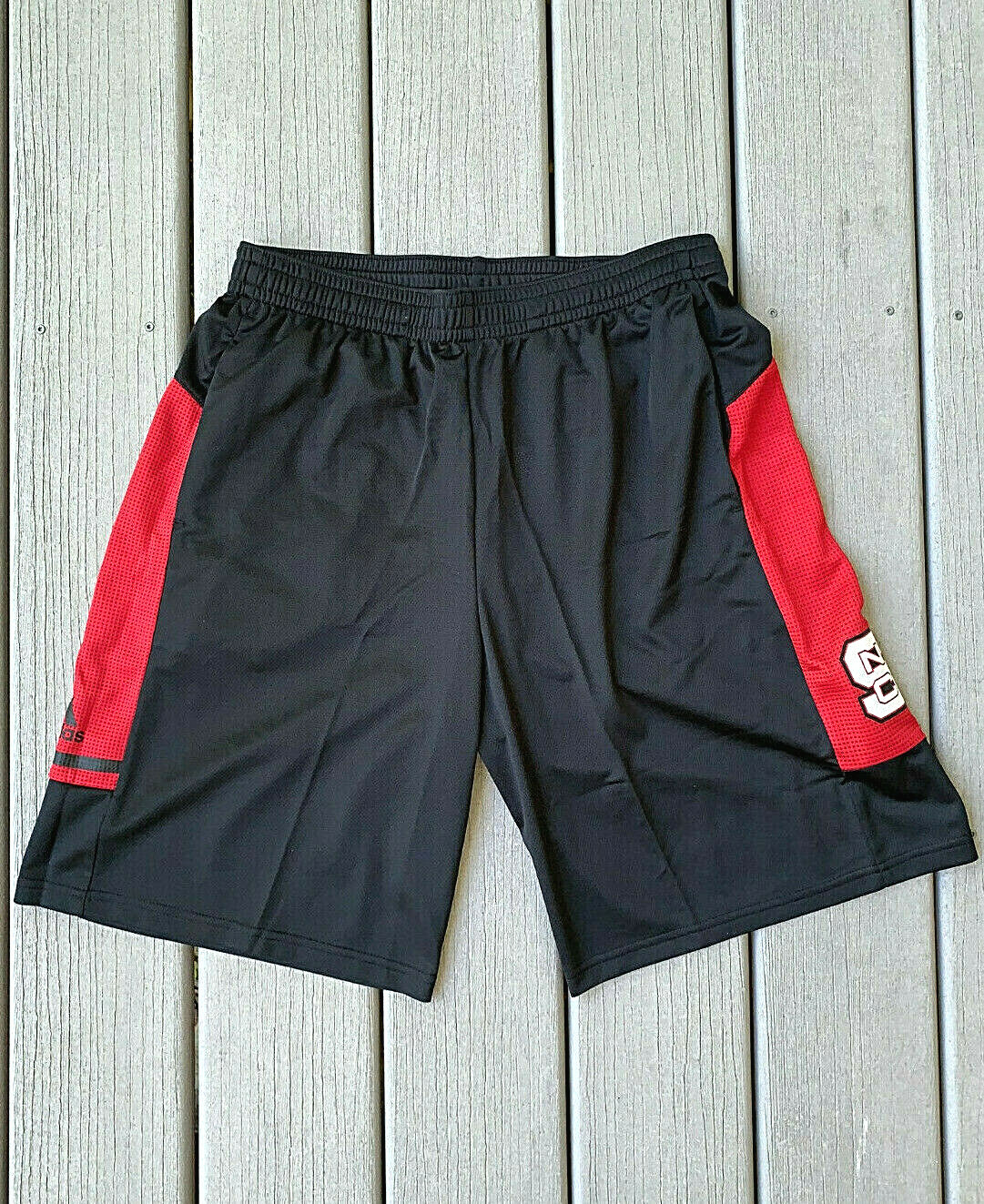Шорты Adidas NCAA North Carolina State Sideline Shorts Новая одежда для команды Wolfpack