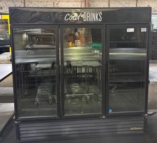 TRUE GDM-72-LD 3 GLASS DOOR REACH-IN REFRIGERATED MERCHANDISER COOLER