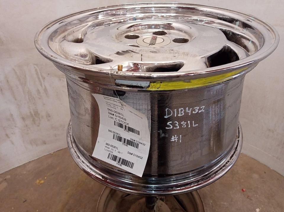 *PITS/RASH* 17x9.5 Aluminum wheel Rim (Left -Side) From 1988 CORVETTE 11974823 - Image 2 of 4