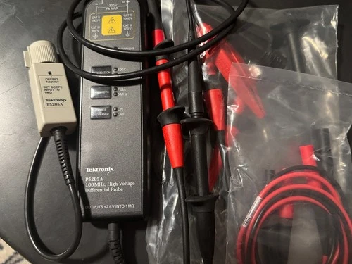 Tektronix P5205A Differential Probe - With Accessories - Picture 3 of 4