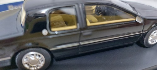 Mercury Cougar LS 1991 negro 1:43 BOS Best of Show (modelo en resina) - Imagen 8 de 12