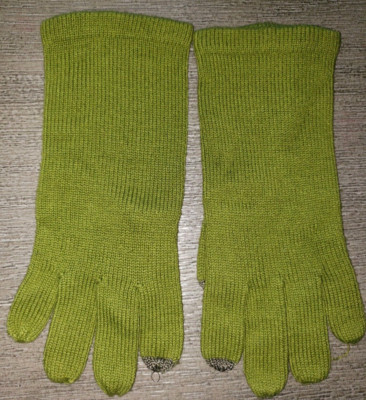 women's ECHO brand WINTER GLOVES green knit one size clean stretch Nice!