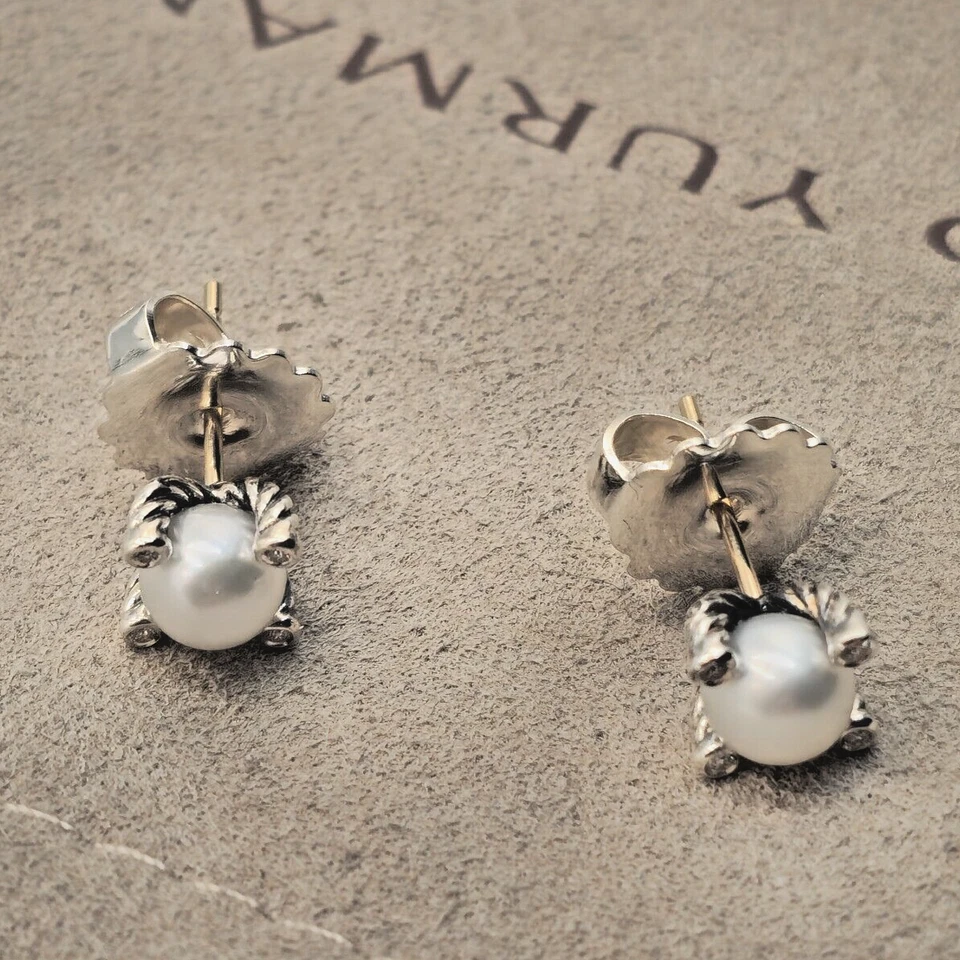 Aretes David Yurman de plata de ley de 6 mm de perlas Foto 4 de 4