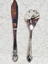 Oneida Dover Butter Knife and Sugar Spoon  Glossy 18/10  Ultra Premium New 2 pc