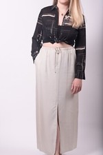 NWT Vintage Liz Claiborne women  s Long skirt. Size 10.