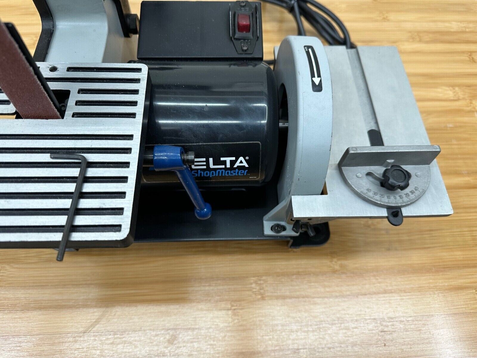 Delta SA150 Shopmaster 1" Belt/5" Disc Sander 1/4 HP with 10 Extra