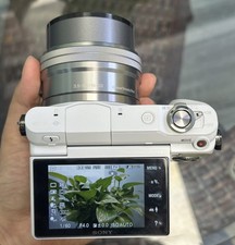 Sony Alpha NEX 3N 16.1MP Mirrorless Digital Camera w/ 16 50mm Lens w/Battery