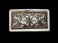JF27110 VINTAGE 1970s  FLORAL DECOR  NICKEL PLATED WESTERN BELT BUCKLE