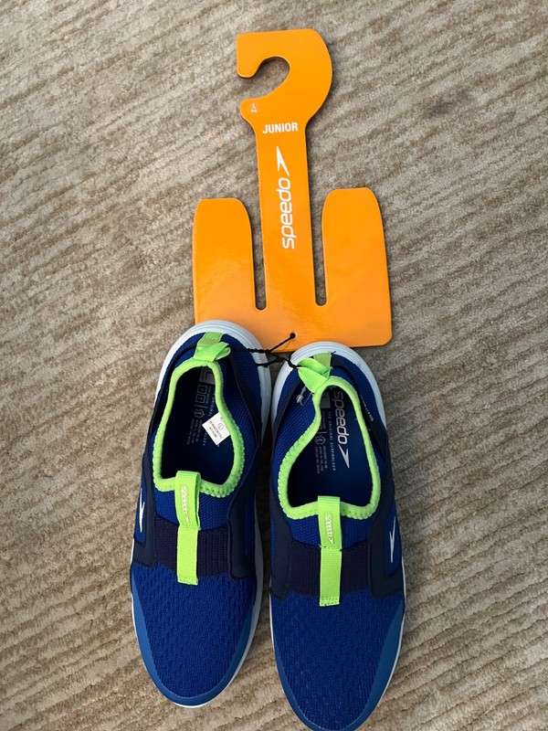 speedo water shoes junior size L