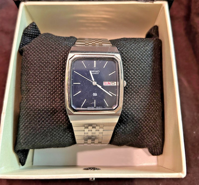 RARE SEIKO Square 7813-5049 Day Date Blue Dial Quartz Steel