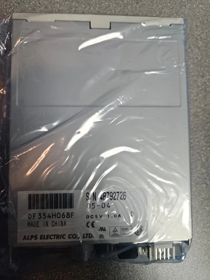 NEW! ALPS 3.5" internal Beige Floppy Drive - DF354HO68F - Serial 4B2726979 - Image 2 of 3