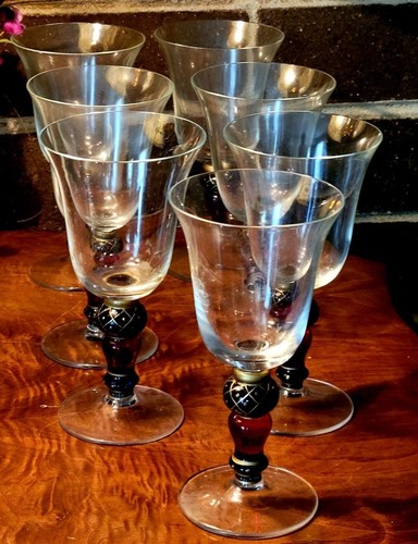 Set of 7 Vintage Christmas Wine Glasses - Picture 3 of 4