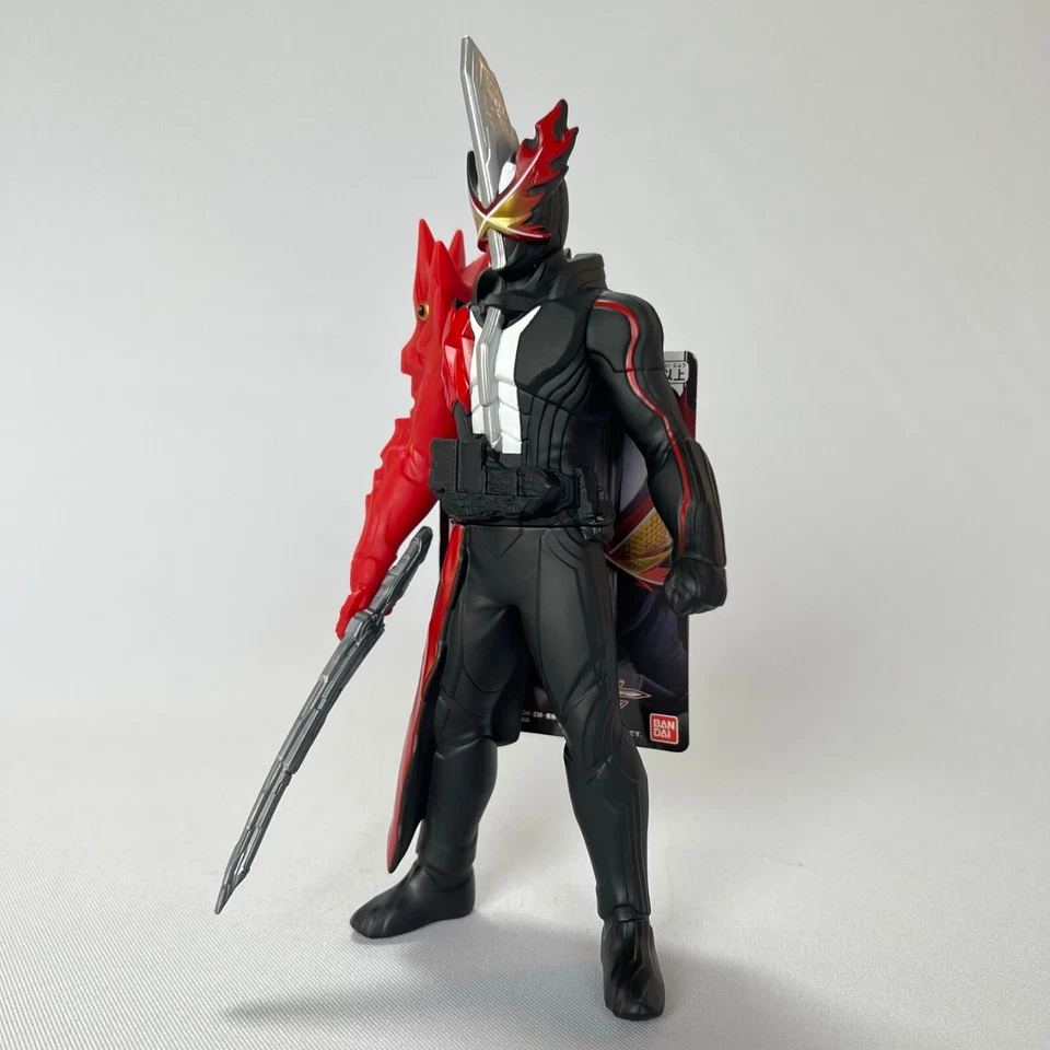 Figura Bandai Kamen Rider Legend Rider History 23 Kamen Rider Saber Brave Dragon Foto 2 de 4