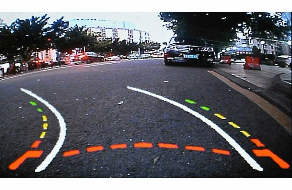 Boyo Universal Rear-View camera with Active Parking Lines - VTB100TJ - Image 2 of 3