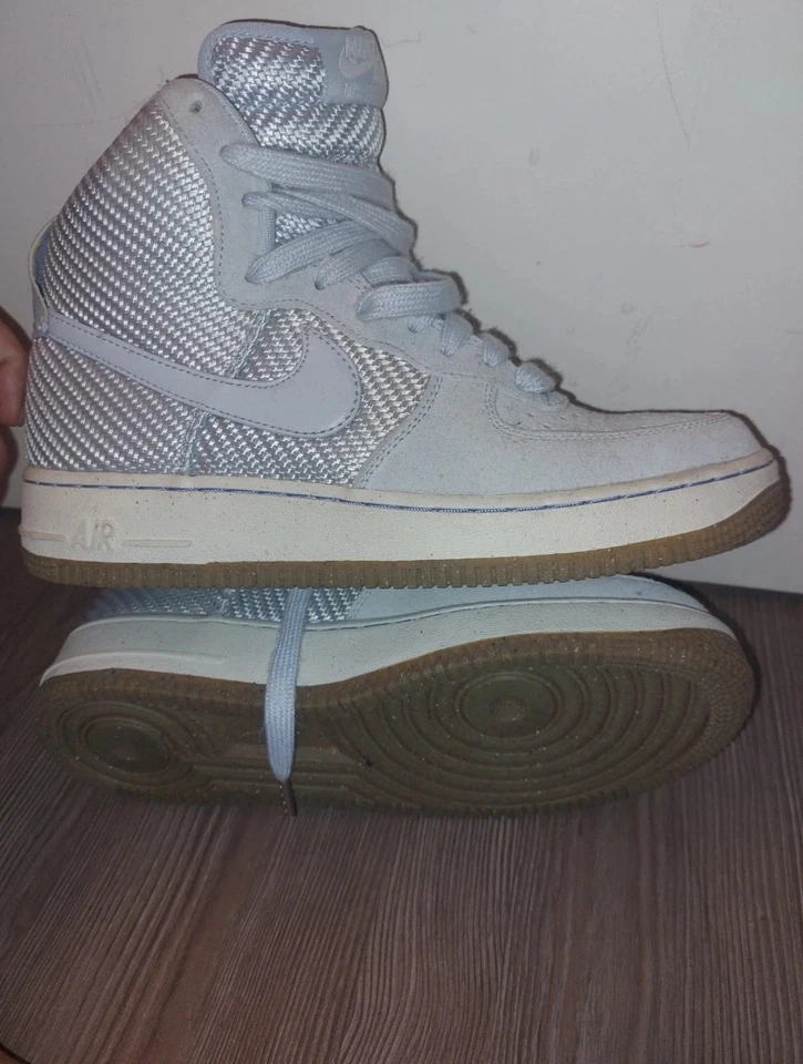Nike Air Force 1, photo 1 sur 3