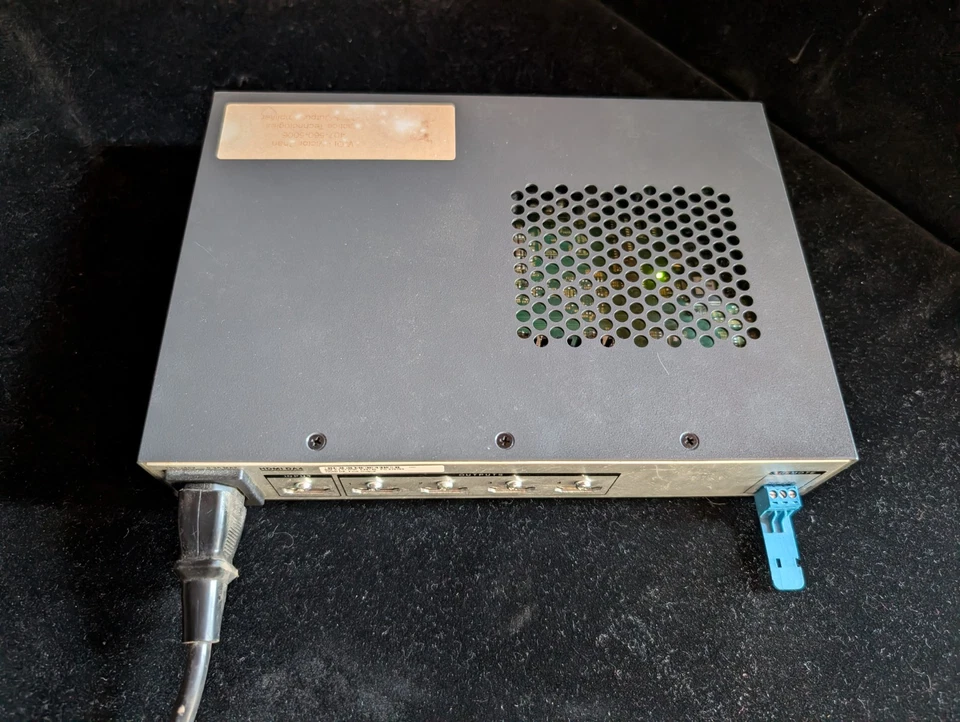 Extron HDMI DA4 HDMI Distribution Amplifier/with power cord/used - Image 2 of 4