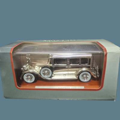 Silver Cars Collection - Cadillac V16 Imperial Sedan - Neu/OVP