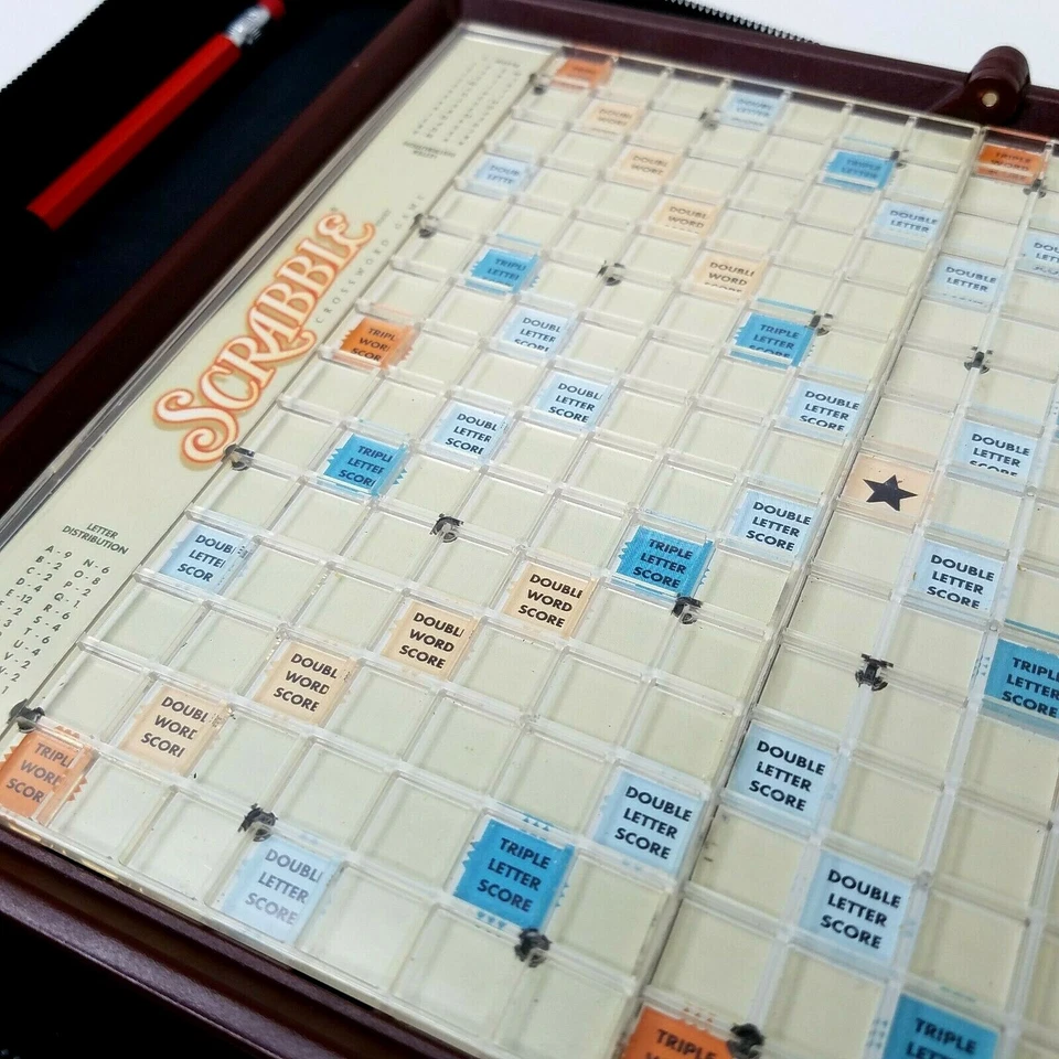 Scrabble Travel Edition Folio Zipper Case Mini Snap Tiles Game COMPLETE 2001 - Image 2 of 4