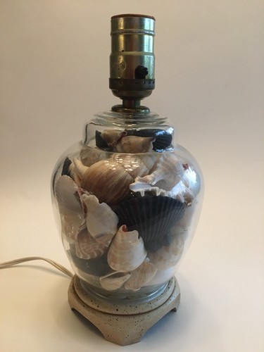 SEASHELL FILLED GLASS TABLE LAMP BEAUTIFUL SHELLS STARFISH SEA HORSE BEACH HOUSE - Picture 6 of 17