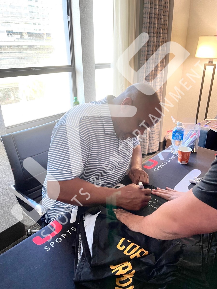Daniel Cormier, excampeón y comentarista de UFC: Makhachev solo va a