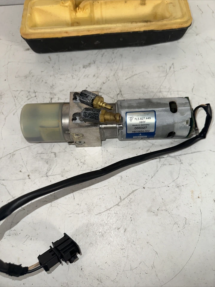 2008-2010 PORSCHE CAYENNE (955) MOTOR DE BOMBA HIDRÁULICA PORTA-MALAS ESCOTILHA TRASEIRA - Imagem 2 de 4