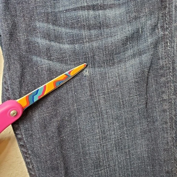 Pantalones de mezclilla HUDSON lavado oscuro botón solapa bolsillo firma bootcut para mujer 26 Foto 4 de 4