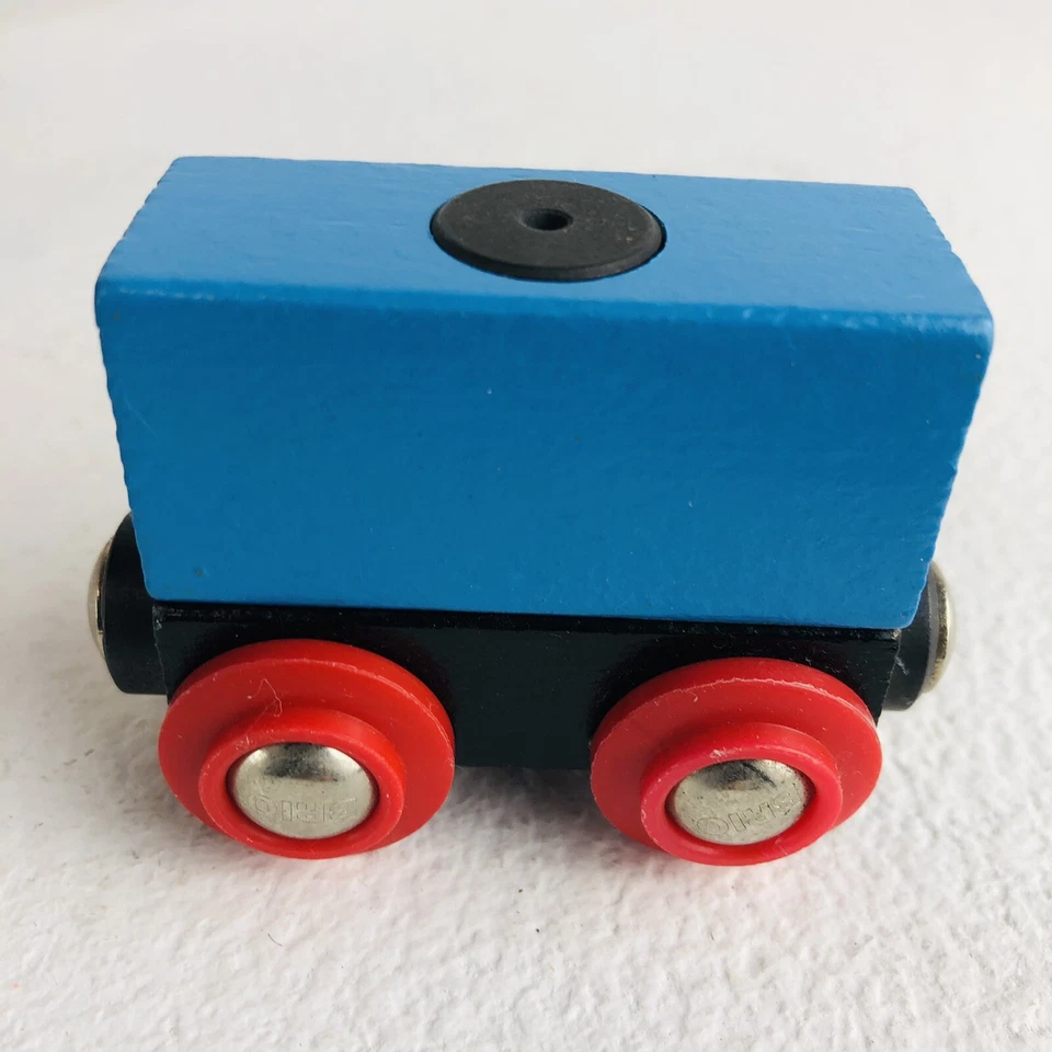 Bigjigs Train Car Lot (7) - Image 4 of 4