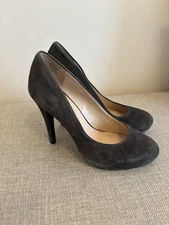 Women's Nine West Gray Suede Say My Name Pump  Sz 6.5 Semi-Rounded Toe 4" Heel