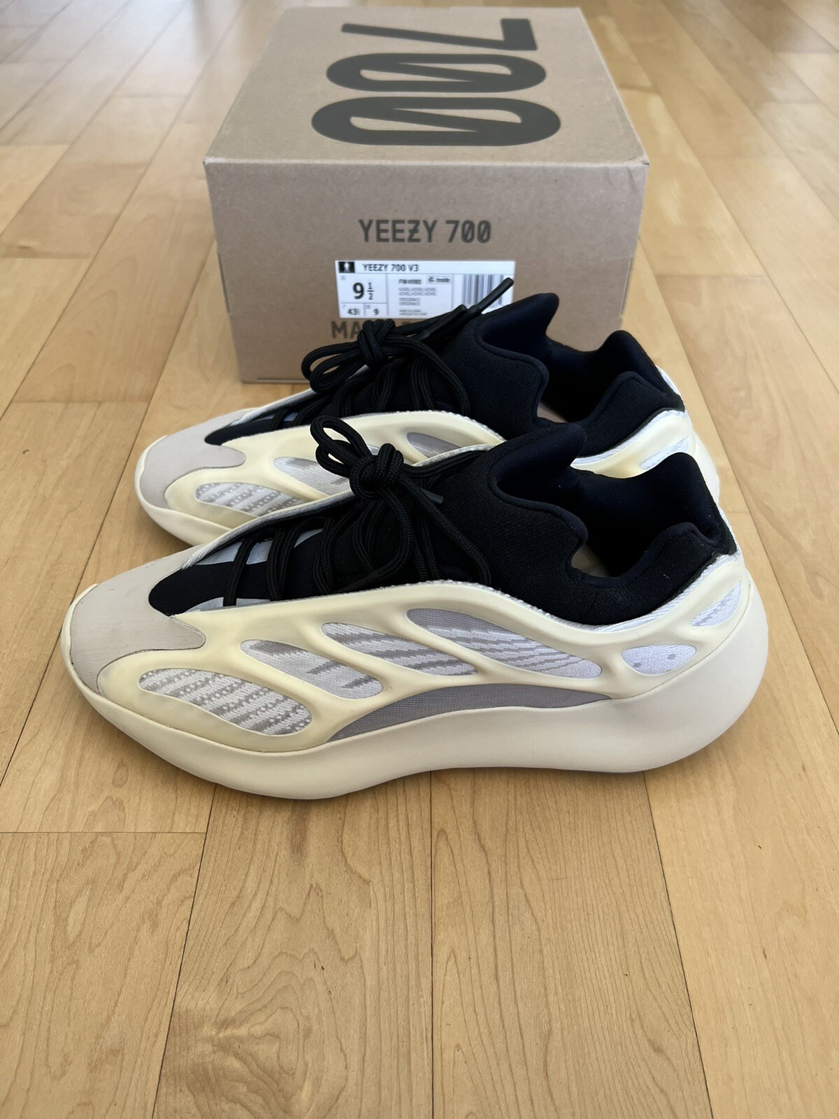 Adidas Yeezy Boost 700 V3 Azael Size 9.5 FW4980 | eBay
