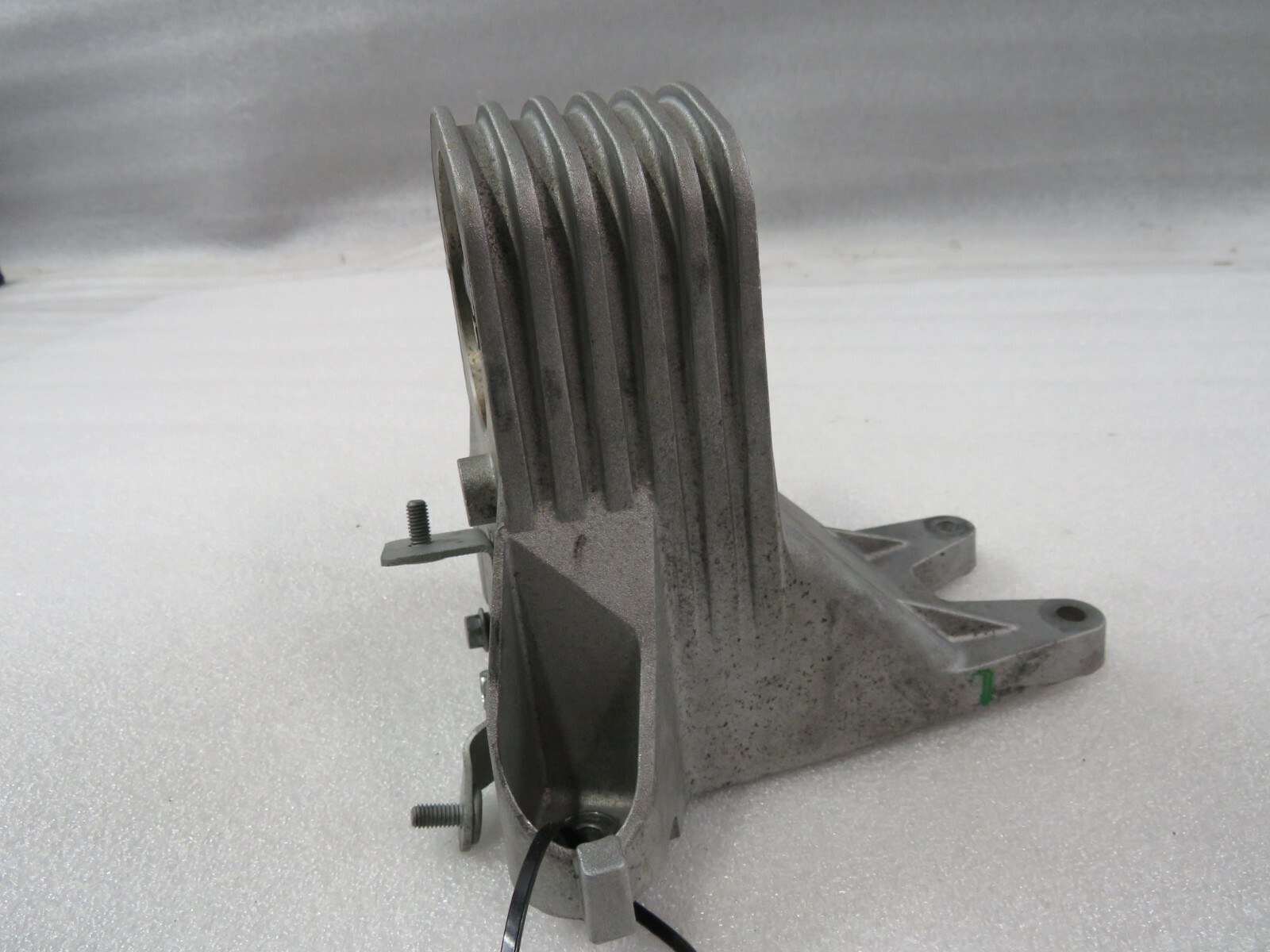 Ferrari California, LH, Left, Rear, Transmission Xmember Mount, Used, 239754