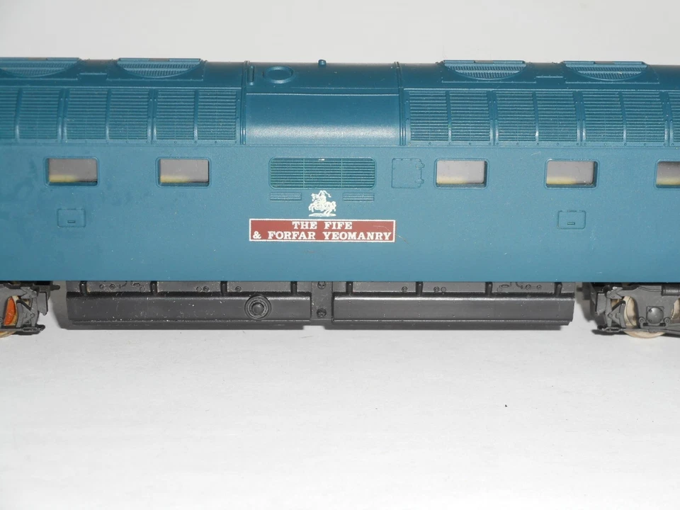 Lima Deltic Diesel-The Fyfe & Forfar Yeomanry. Excel cond.OO 2 rail DC analogue. - Image 2 of 4