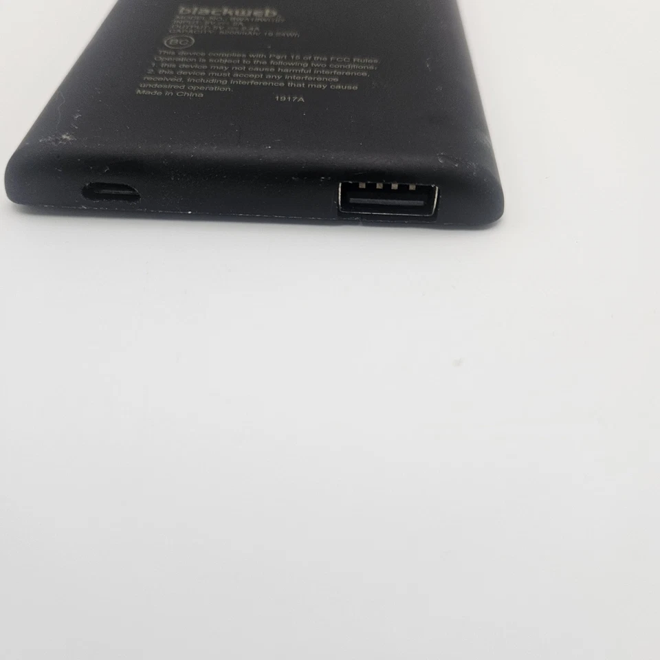 Cargador Portátil Blackweb - Modelo USADO #BWA19WI107 CAPACIDAD 5200mAg/ 19.24Wh Foto 4 de 4