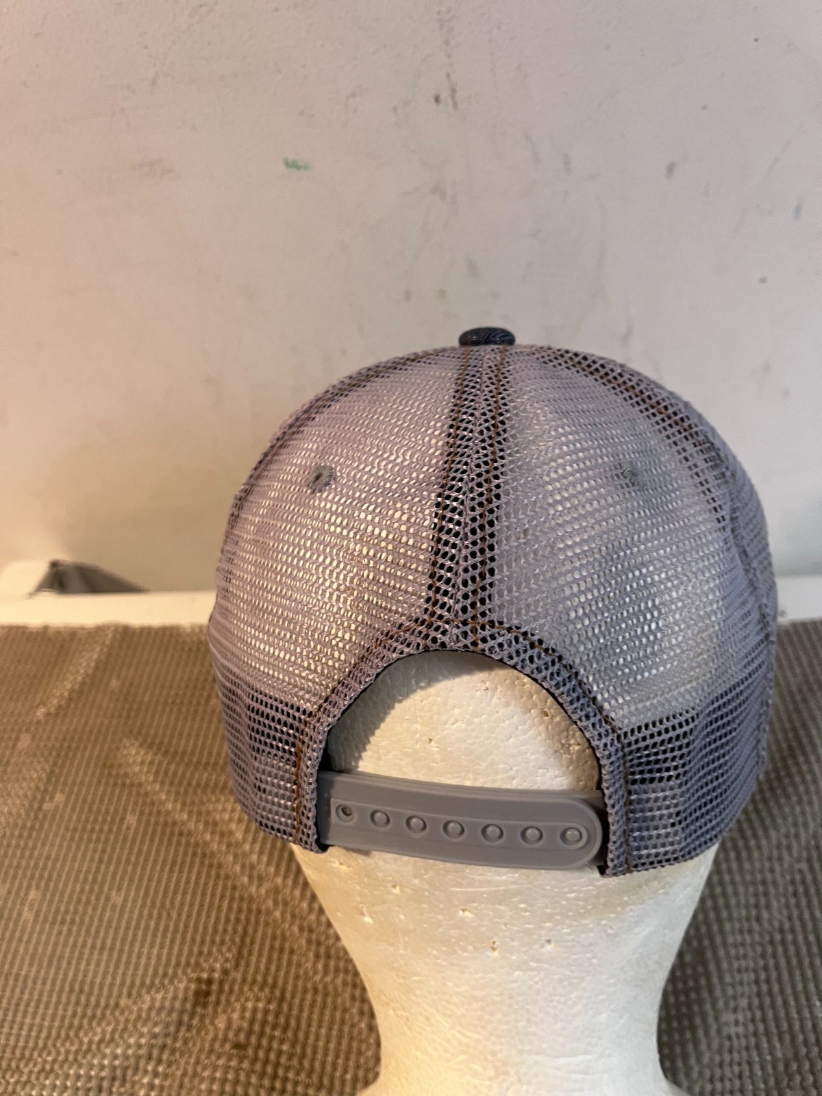 Von Dutch mesh snap back patch hat - image 3