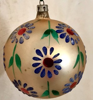 Vintage 1950s Poland Hand Painted Daisy Flower Gold Mercury Glass MICA Ornament