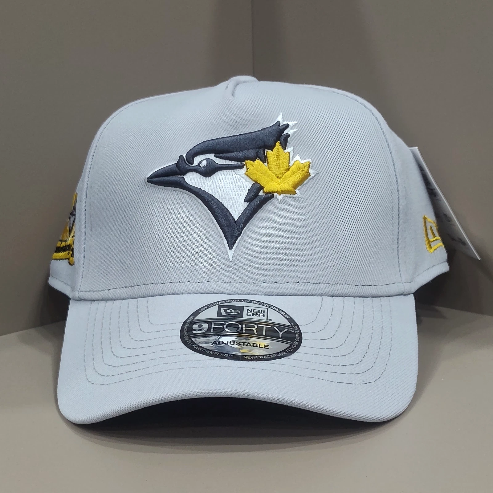 Toronto Blue Jays Casual Yellow Maple Leaf Embroidered Gray Baseball Cap
Opens in a new window or ta