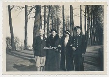 Foto Matrose Kriegsmarine mit Familie (n906)