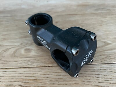 RACEFACE EVOLVE AM Vorbau schwarz  70mm lang  1 1/8'' Gabelschaft  31,8mm Klemmung  8 Grad