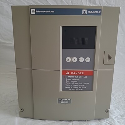 Telemecanique,Altivar 18,2.2kW/3HP, ATV18U41N4,Square D.MADE JAPAN.NEW