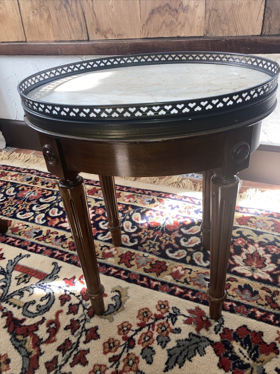 Vintage French Louis Xv Style Marble Top Side Table Brass Vintage French Louis Xv Style Marble Top Side Table Brass