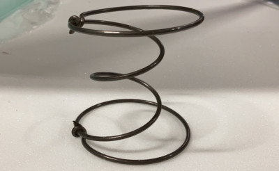 Upholstery Coil Spring,  Knotted Two Ends 9 Gauge.    16 Pcs / Box ----- 4'' & 6''