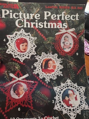 Leisure Arts Crochet Leaflet 2529 Picture Perfect Christmas Ornaments