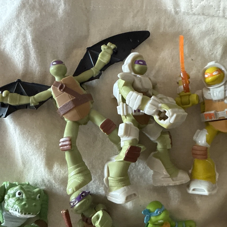 Lote de 8 Juguetes Tortugas Ninja Adolescentes Mutantes Toppers para Pasteles Foto 3 de 4